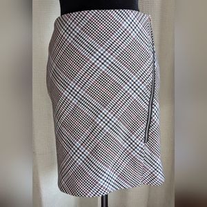 Plaid pencil skirt from White House Black Market - size 0